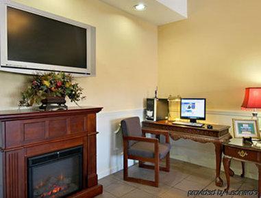 Hotel 6 Macon, Ga I 475 Macon