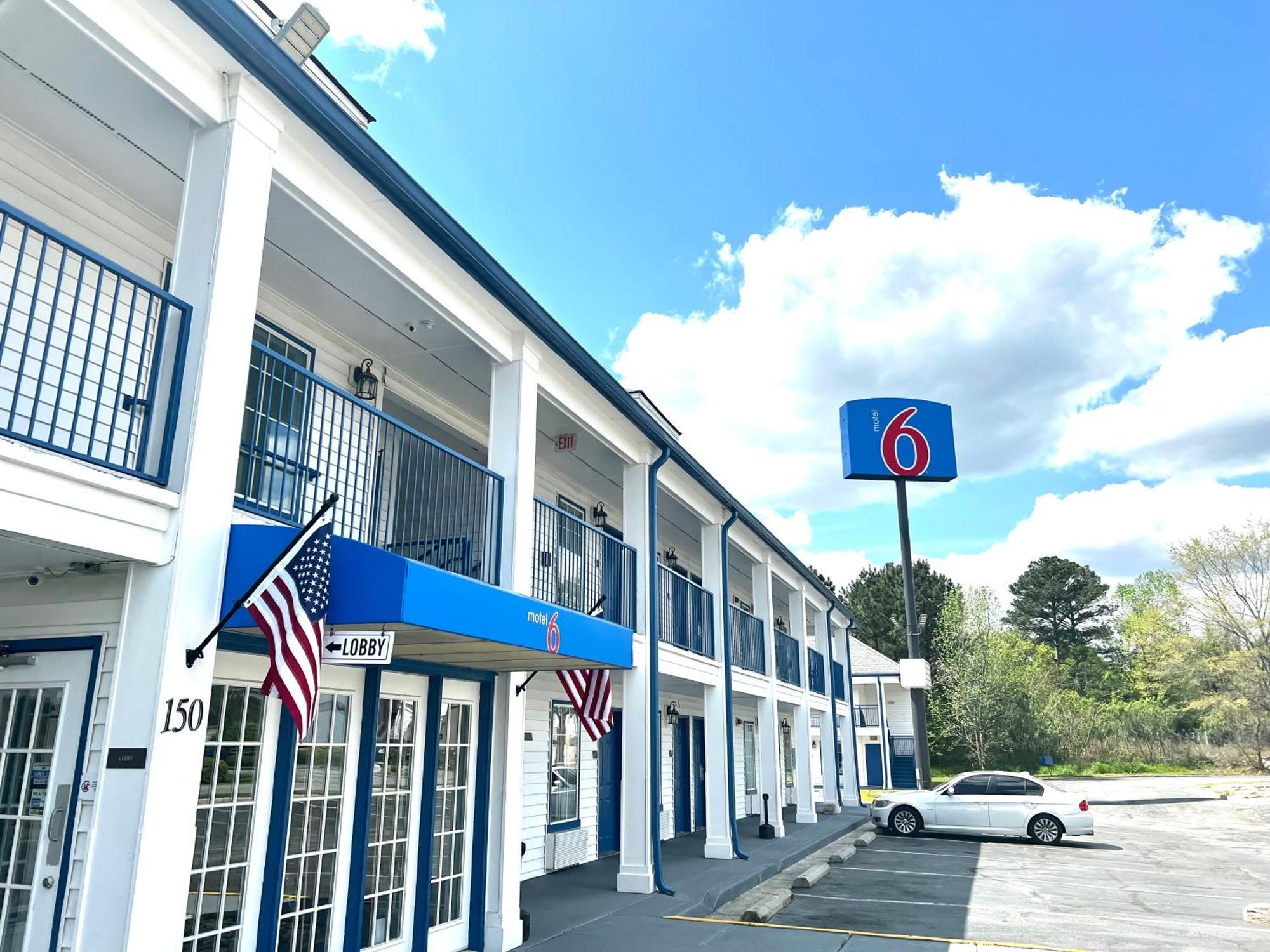 Hotel 6 Macon, Ga I 475 Macon