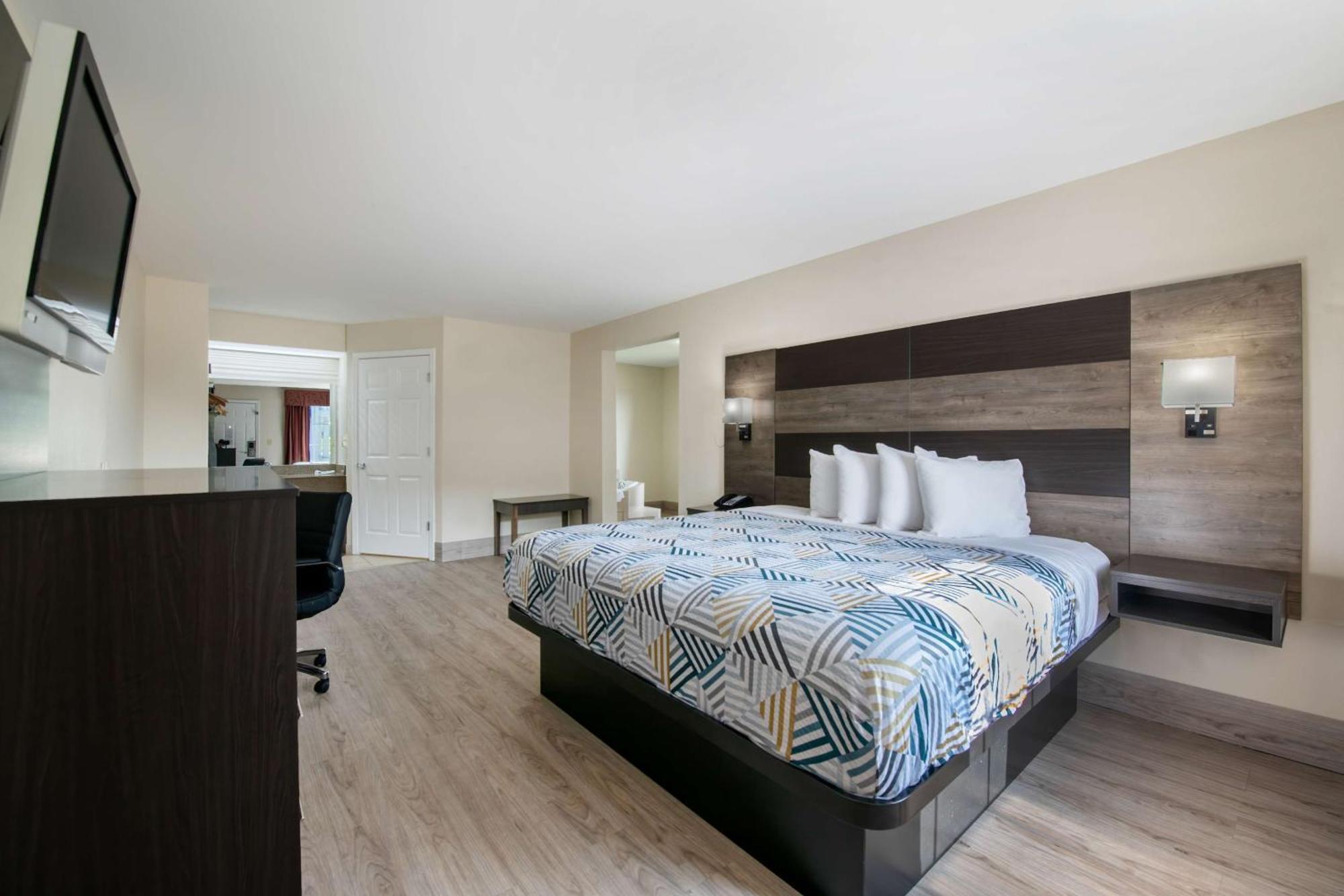 Hotel 6 Macon, Ga I 475 Macon