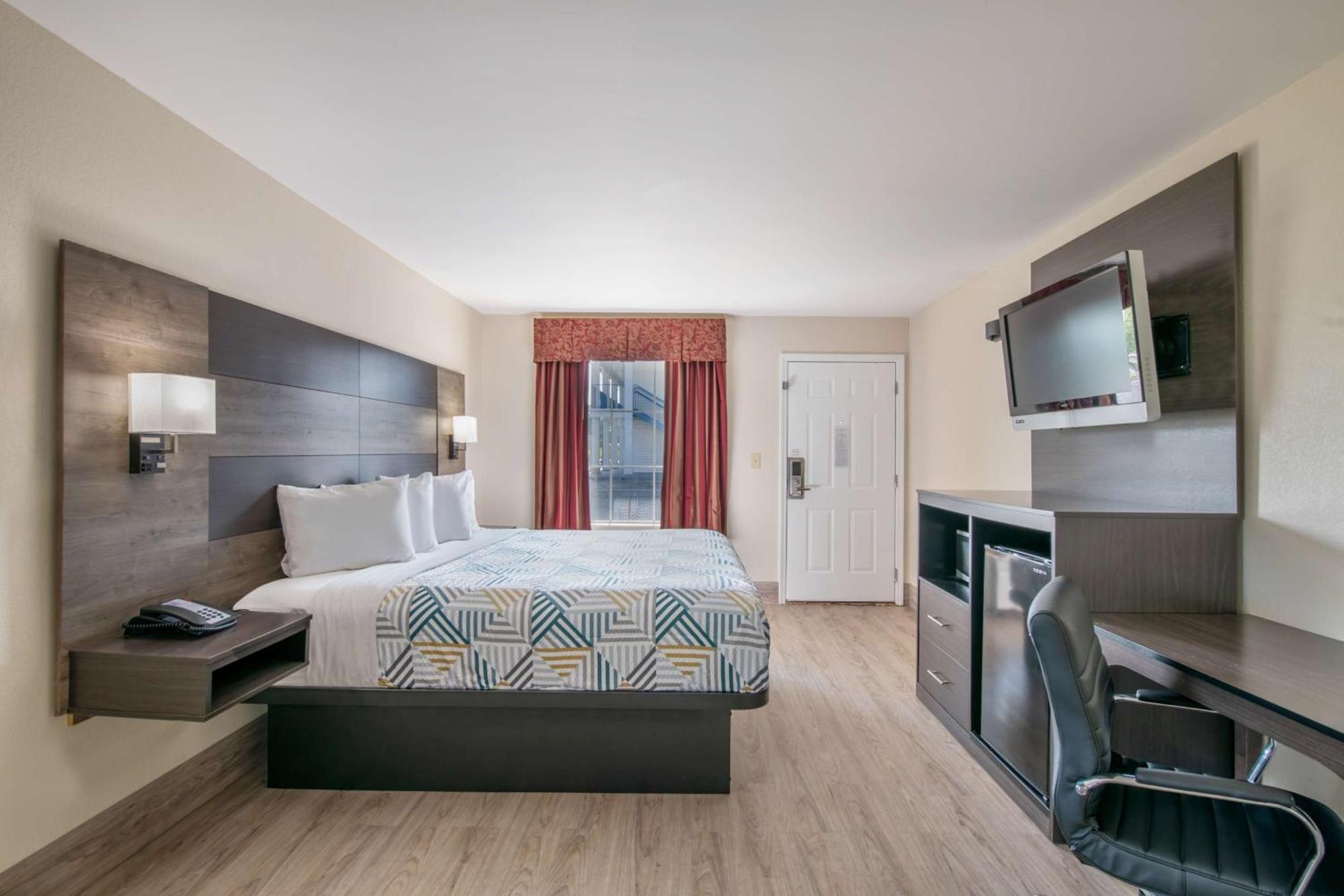6 Macon, Ga I 475 Hotel Macon