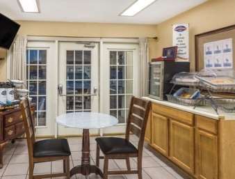 Hotel 6 Macon, Ga I 475